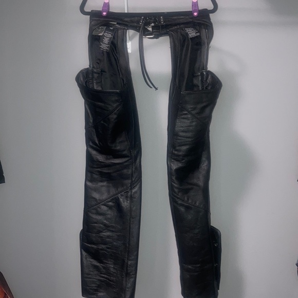 Harley Davidson Deluxe Leather Chaps - Picture 2 of 7